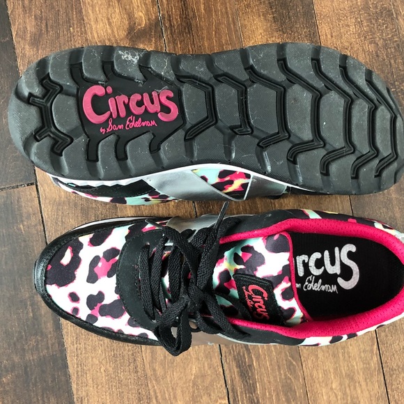 circus tennis shoes